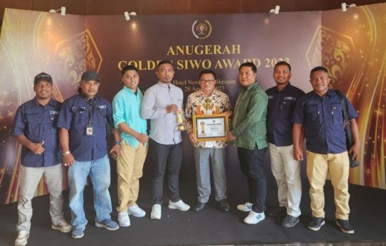 Peduli Olahraga Bupati Pulau Taliabu Kembali Terima Anugerah Golden