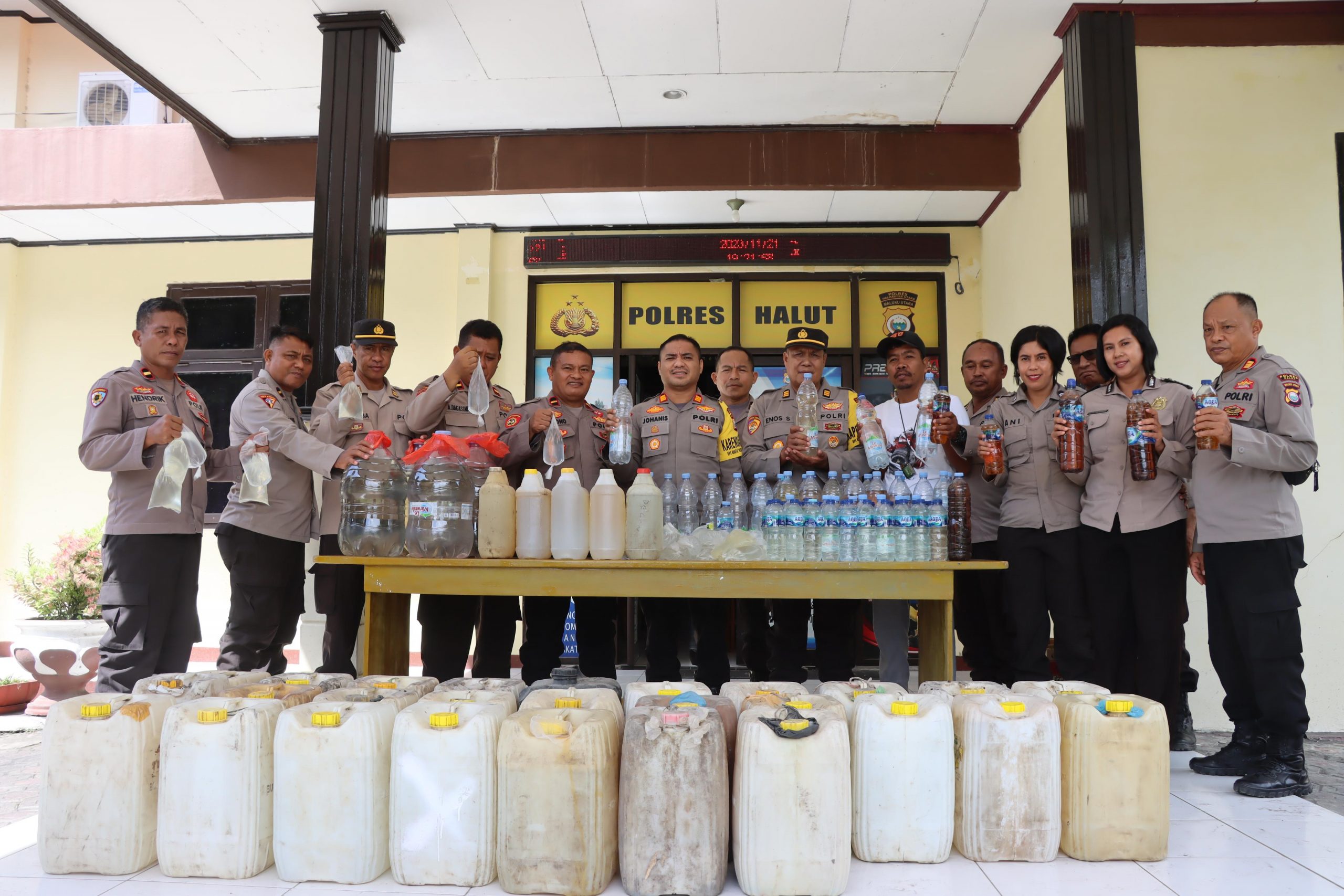 Operasi Pekat Mandiri Kieraha II Polres Halut Sita Ratusan Liter Cap