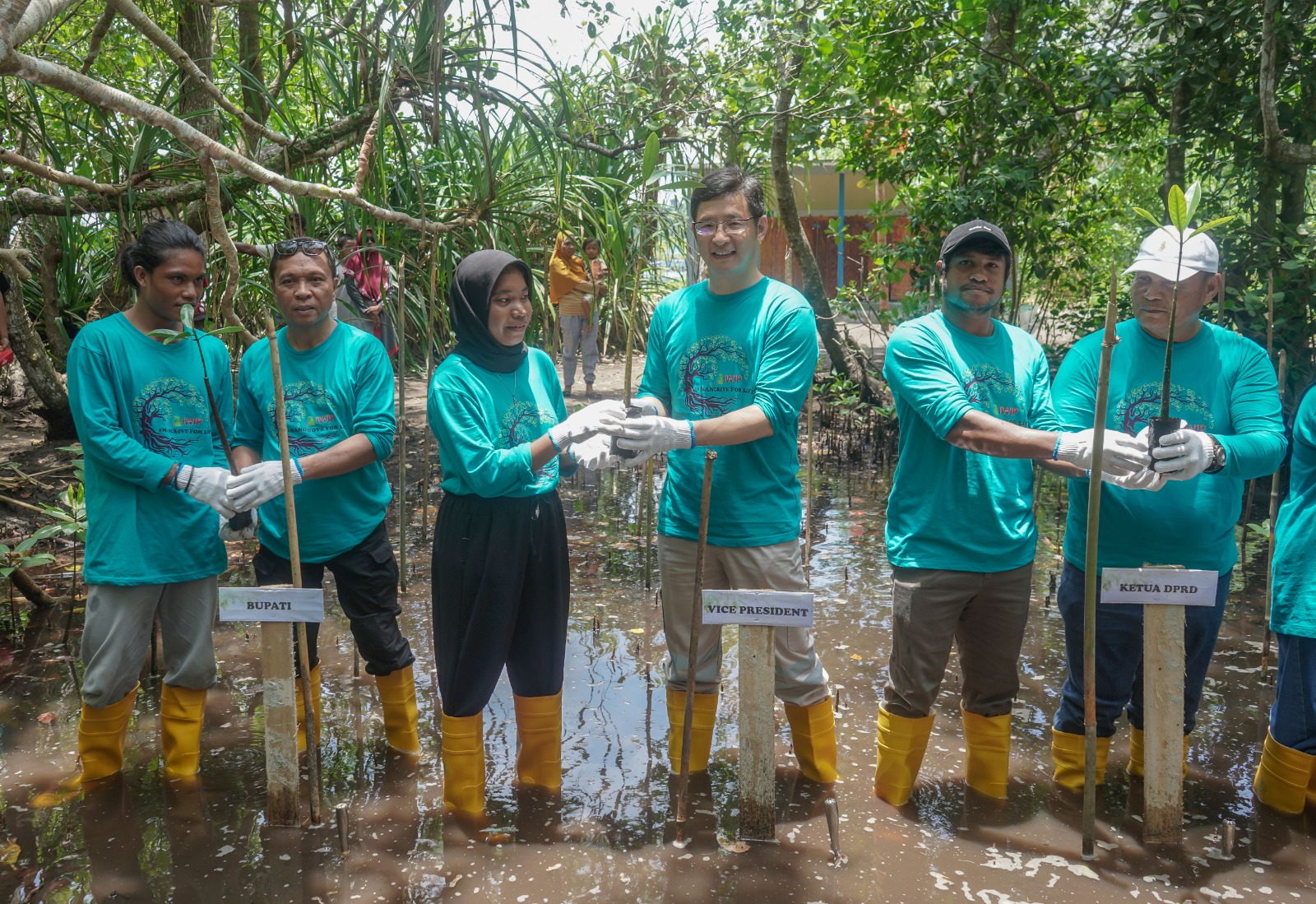 IWIP Dan Masyarakat Berkolaborasi Lindungi Kawasan Pesisir - Halmahera Raya