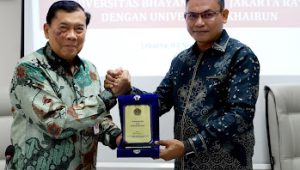 Rektor Universitas Khairun (Unkhair), Prof. Dr. Abdullah W. Jabid, S.E., M.M., menandatangani nota kesepahaman (MoU) dengan Universitas Bhayangkara Jakarta (UBJ)